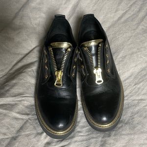 Geox oxfords, removable zip tongue insert. Black leather with rubber platform.
